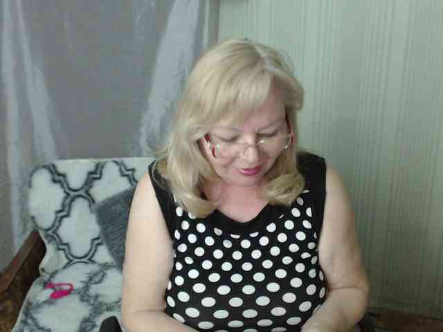 EvelynLoveShy