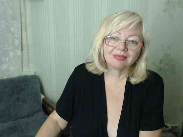 EvelynLoveShy webcam