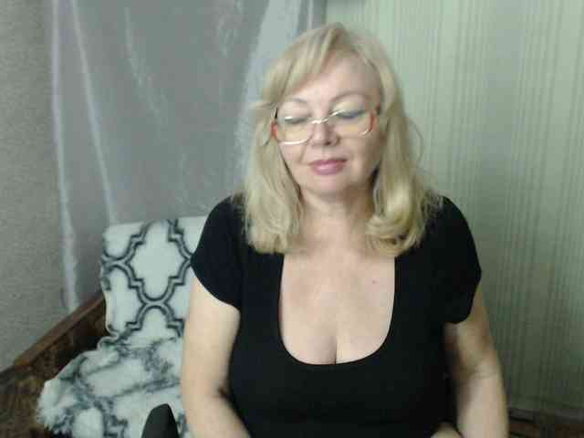 EvelynLoveShy webcam