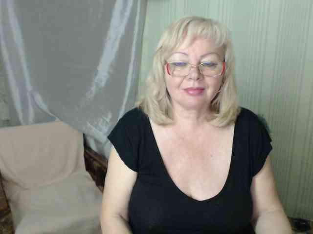 EvelynLoveShy webcam