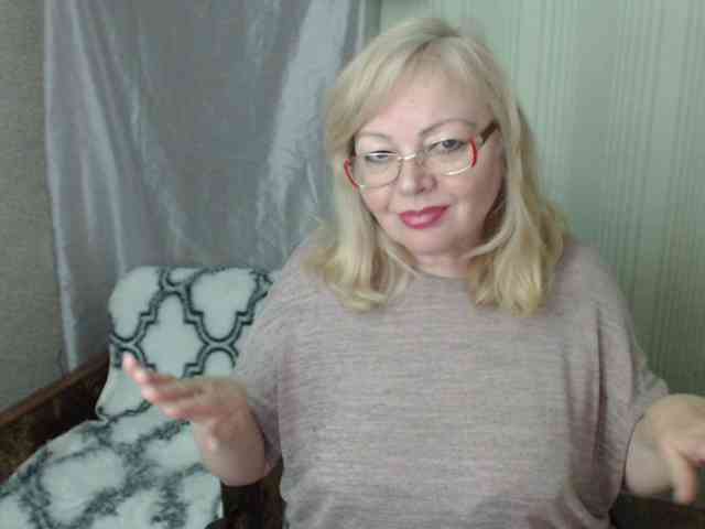 EvelynLoveShy webcam