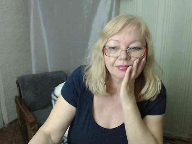 EvelynLoveShy webcam