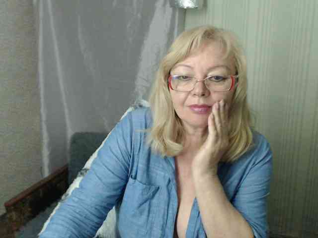 EvelynLoveShy webcam