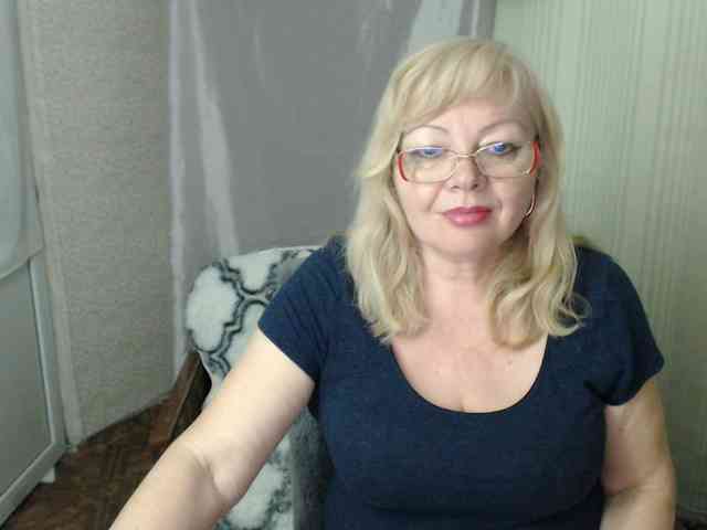 EvelynLoveShy webcam