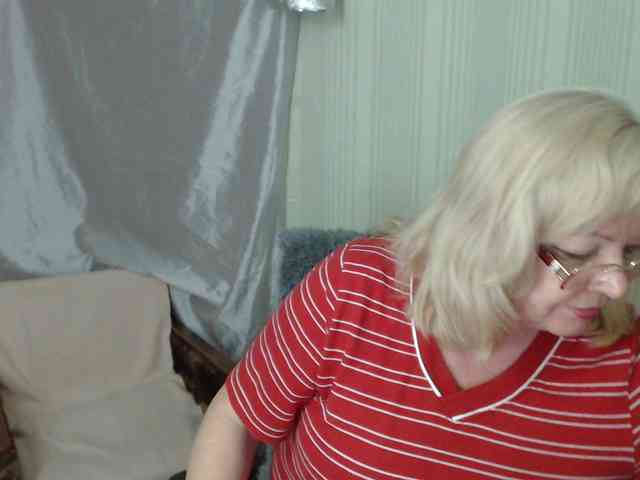 EvelynLoveShy webcam