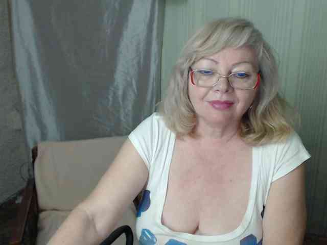 EvelynLoveShy webcam