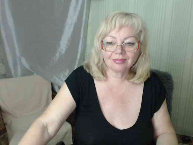 EvelynLoveShy webcam