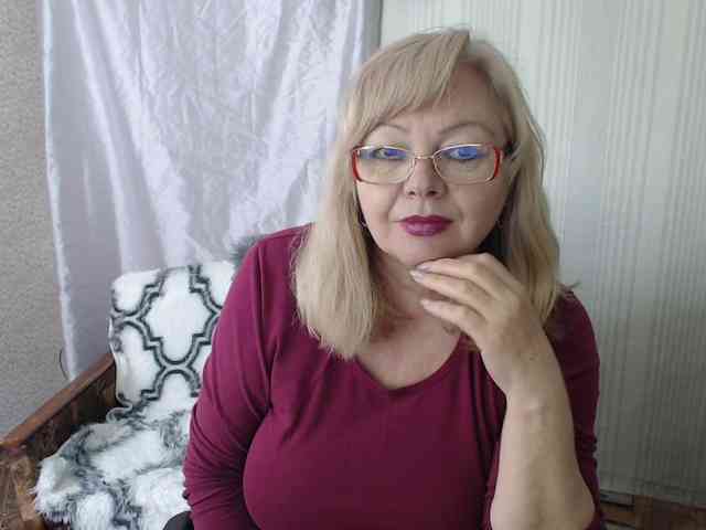 EvelynLoveShy webcam