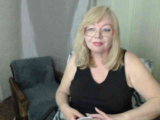 EvelynLoveShy webcam