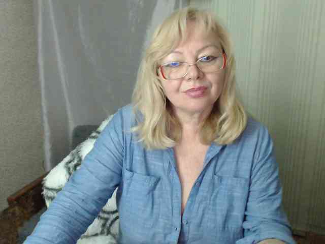 EvelynLoveShy webcam