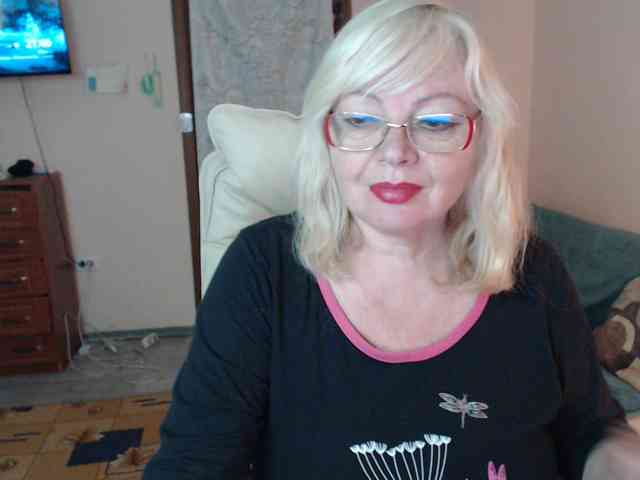 EvelynLoveShy webcam