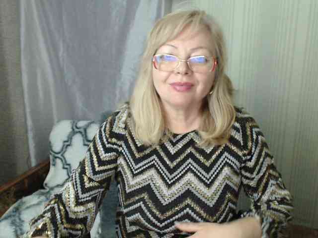 EvelynLoveShy webcam