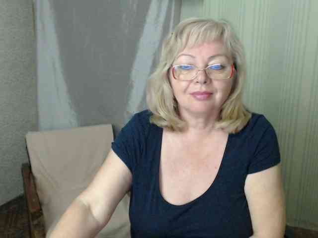 EvelynLoveShy webcam