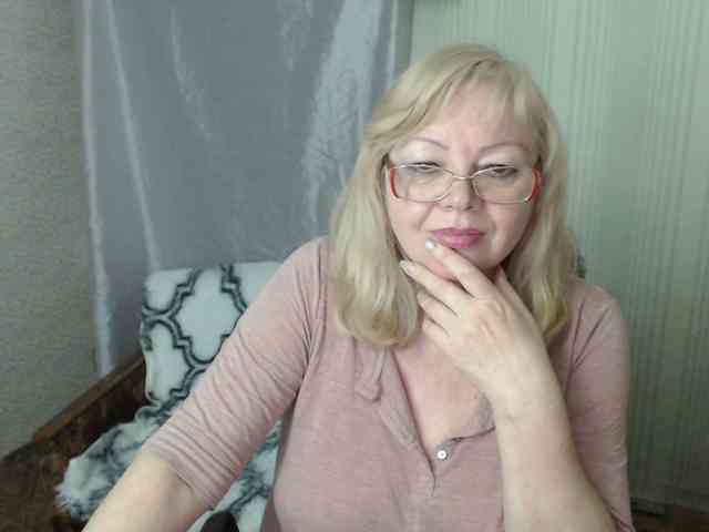 EvelynLoveShy webcam