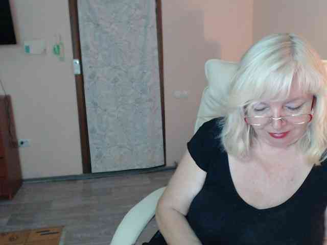 EvelynLoveShy webcam