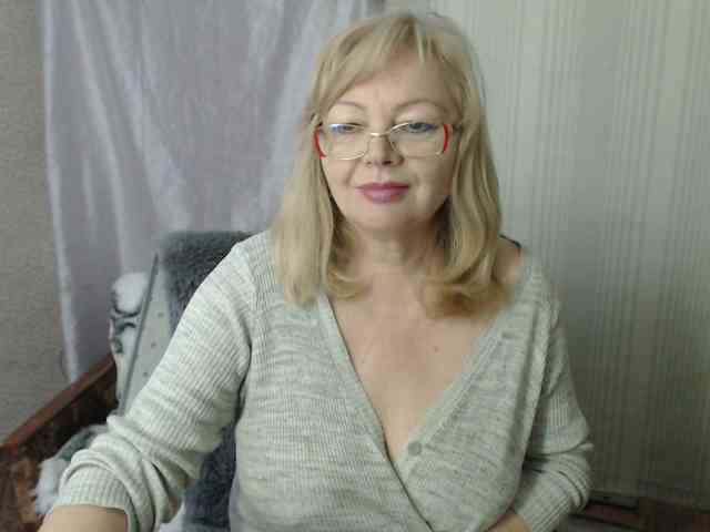 EvelynLoveShy webcam