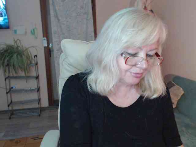 EvelynLoveShy