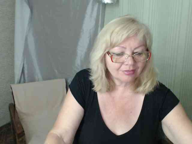 EvelynLoveShy webcam
