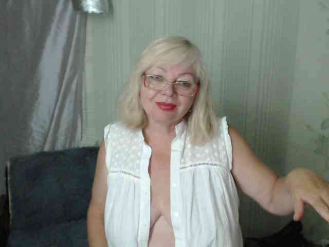 EvelynLoveShy webcam