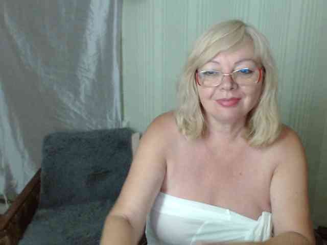 EvelynLoveShy webcam