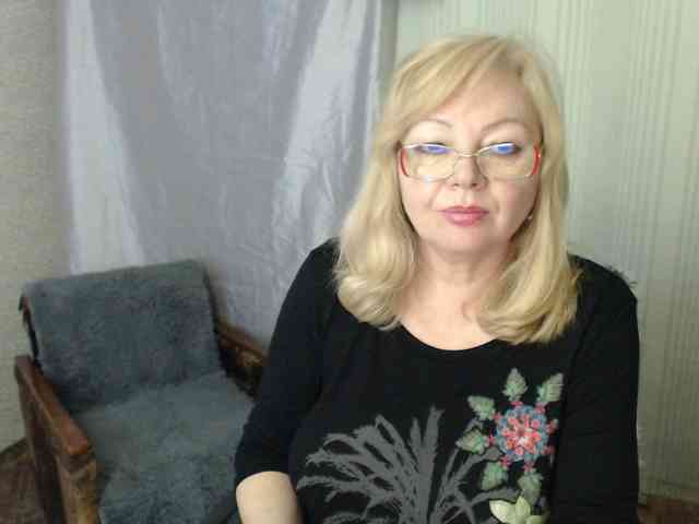 EvelynLoveShy webcam