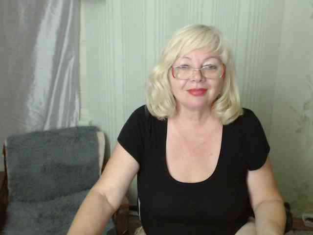 EvelynLoveShy webcam