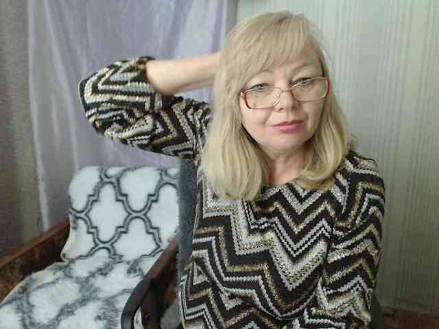 EvelynLoveShy webcam