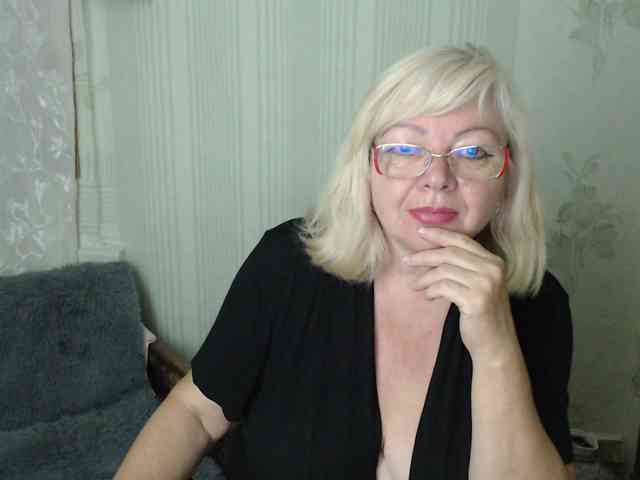 EvelynLoveShy webcam