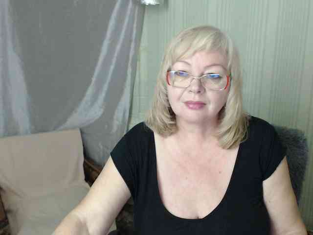 EvelynLoveShy webcam