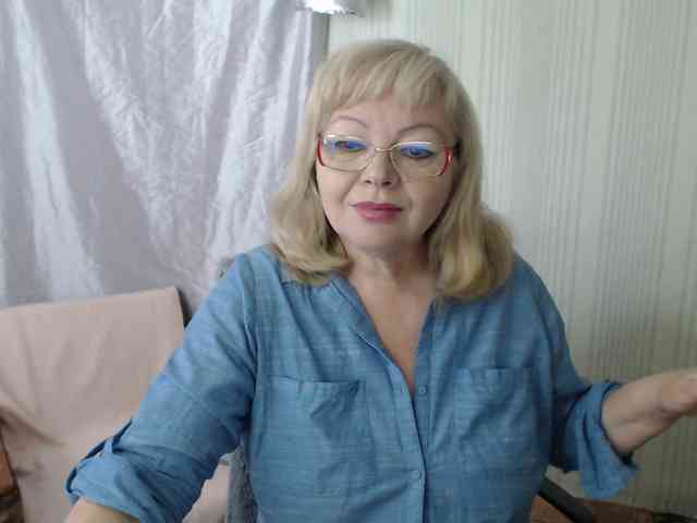 EvelynLoveShy webcam