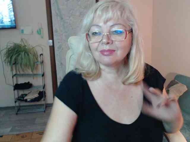EvelynLoveShy webcam