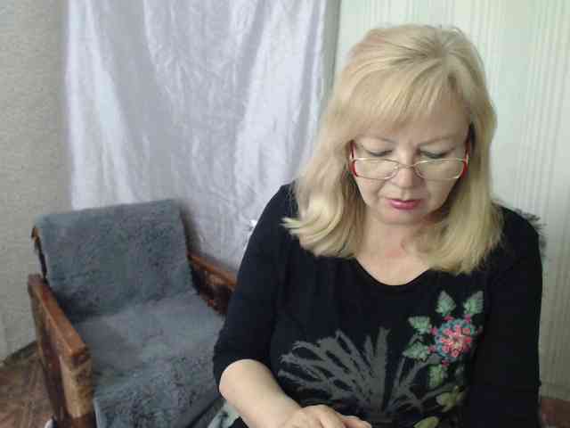 EvelynLoveShy webcam