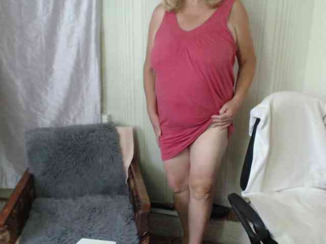 EvelynLoveShy webcam