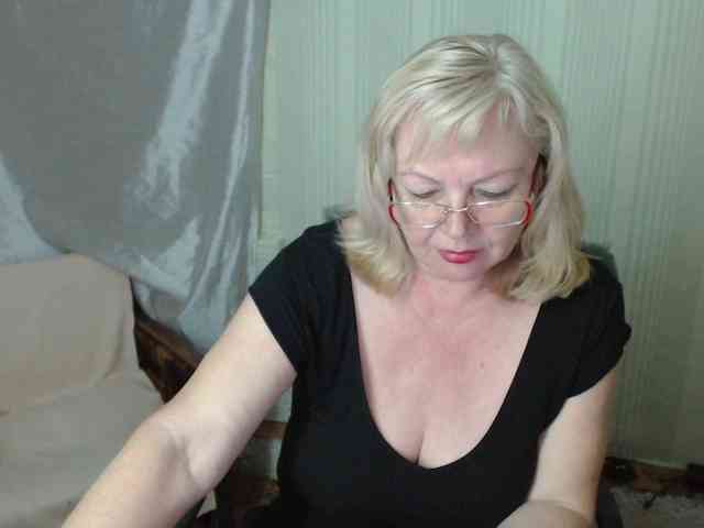 EvelynLoveShy webcam