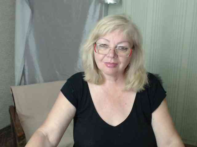 EvelynLoveShy webcam