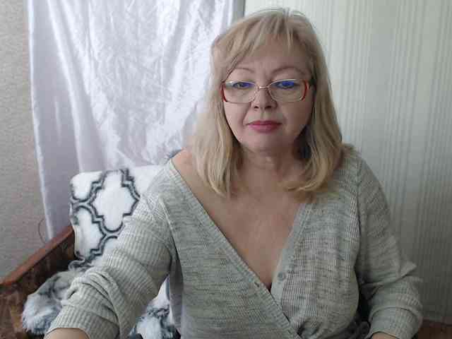 EvelynLoveShy webcam