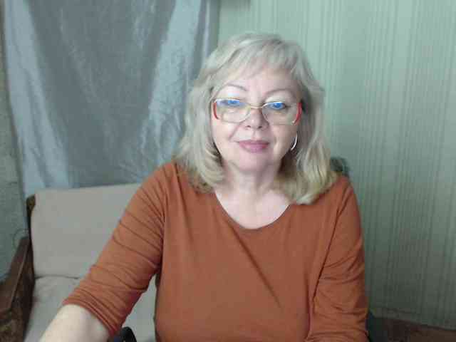 EvelynLoveShy webcam