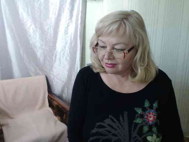 EvelynLoveShy webcam