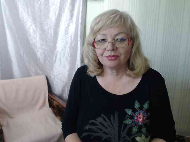 EvelynLoveShy webcam