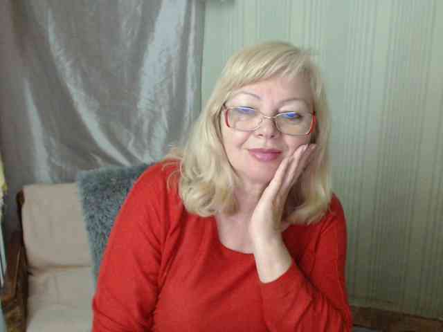 EvelynLoveShy webcam