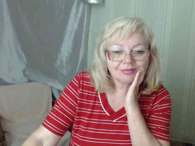 EvelynLoveShy webcam