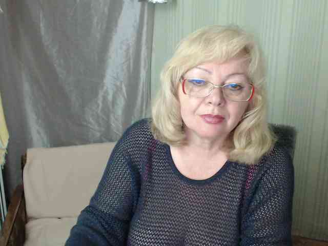 EvelynLoveShy webcam