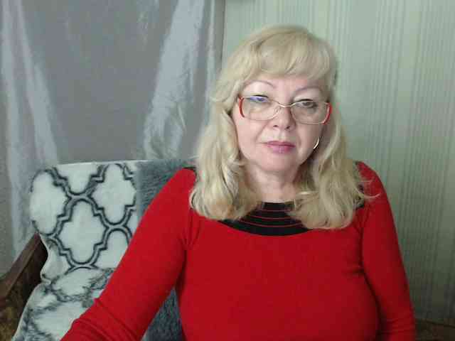 EvelynLoveShy webcam