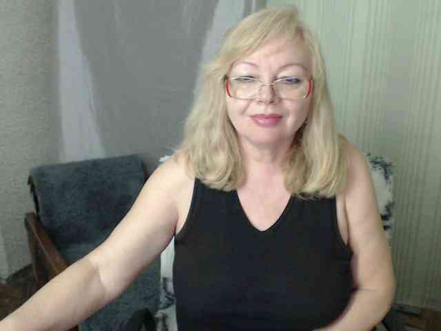 EvelynLoveShy webcam