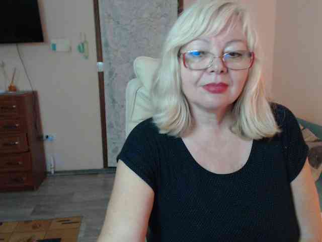 EvelynLoveShy webcam