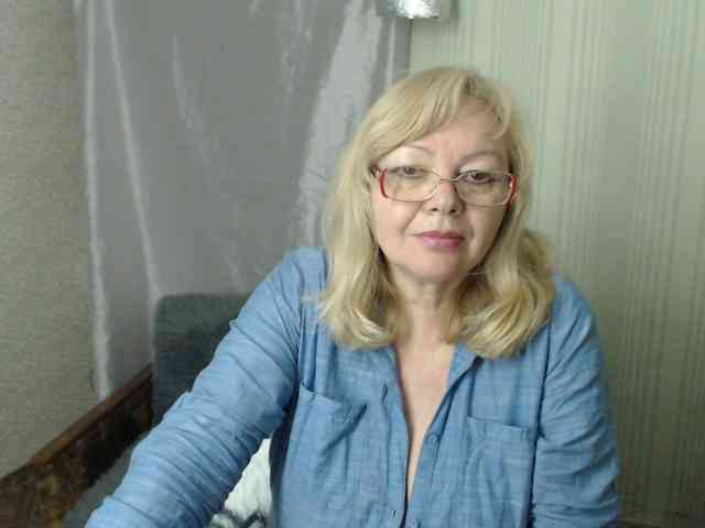 EvelynLoveShy webcam