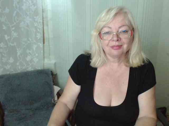 EvelynLoveShy webcam