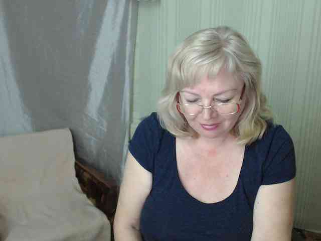 EvelynLoveShy webcam