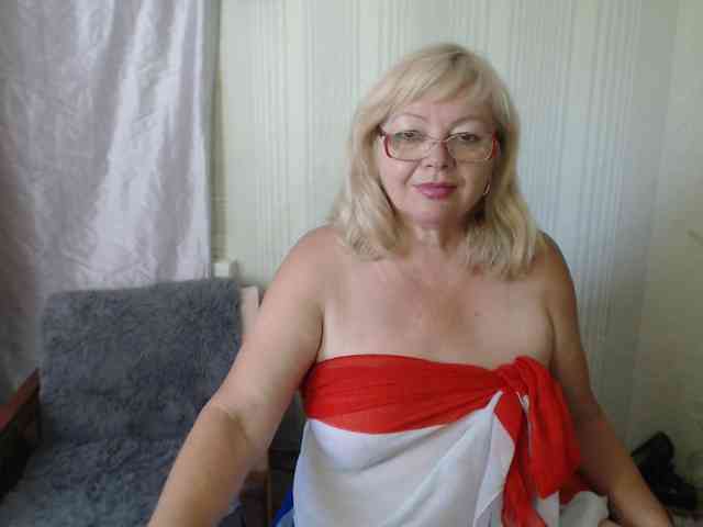 EvelynLoveShy webcam
