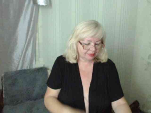 EvelynLoveShy webcam